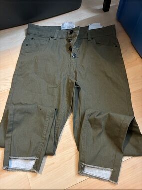 No Boundaries Olive Green Straight Leg Jeans